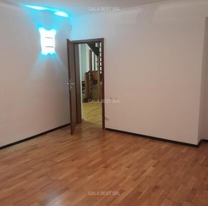 Piata Iancului (metrou), vila 7 camere, 330 mp, renovata/birou